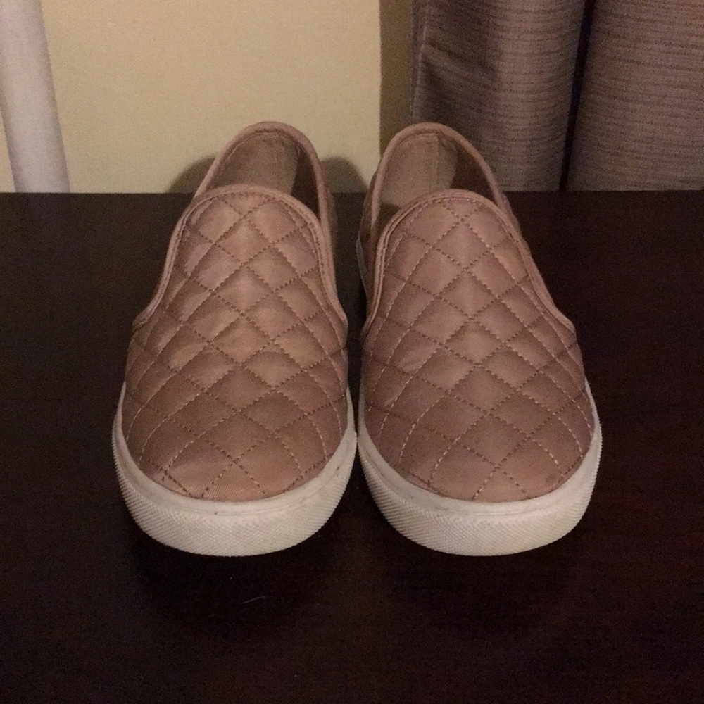 Steve Madden slip ons
